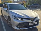 Toyota Camry 2018 года за 11 250 000 тг. в Павлодар – фото 2