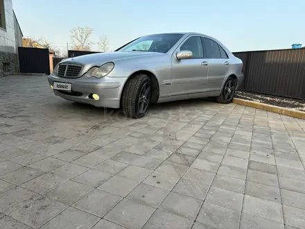 Mercedes-Benz C 200 2001 года за 3 300 000 тг. в Кокшетау