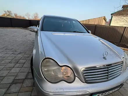 Mercedes-Benz C 200 2001 года за 3 300 000 тг. в Кокшетау – фото 4