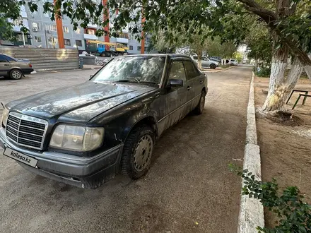 Mercedes-Benz E 280 1993 года за 1 600 000 тг. в Жезказган