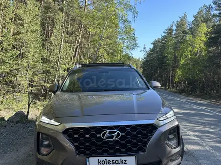 Hyundai Santa Fe 2019 года за 17 000 000 тг. в Караганда