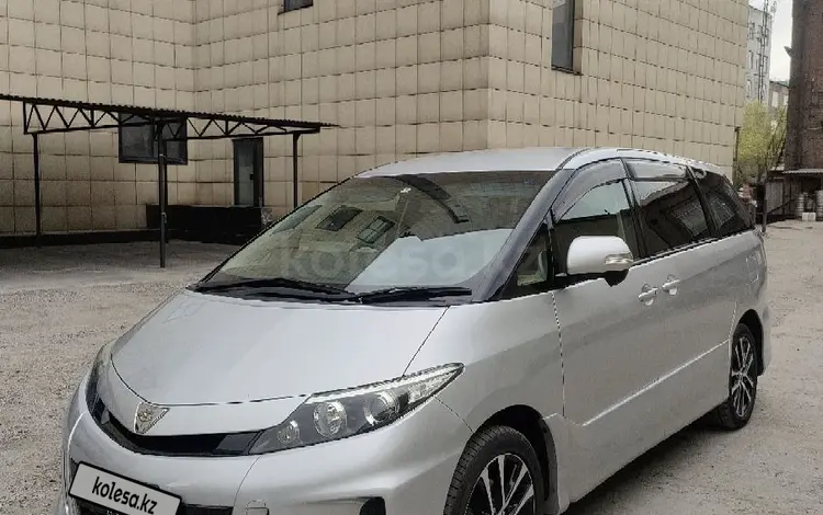 Toyota Estima 2012 года за 8 300 000 тг. в Семей