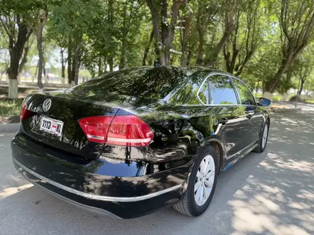 Volkswagen Passat 2013 года за 4 700 000 тг. в Атырау – фото 4