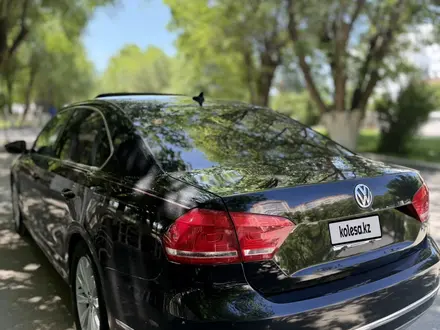 Volkswagen Passat 2013 года за 4 700 000 тг. в Атырау – фото 5