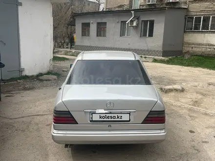 Mercedes-Benz E 280 1993 года за 2 700 000 тг. в Шымкент – фото 2