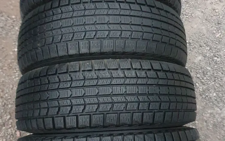 Шины 215 70 р15 зимни Dunlop за 75 000 тг. в Алматы