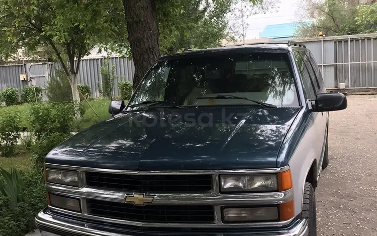 Chevrolet Suburban 1995 года за 10 752 000 тг. в Актобе