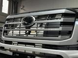 LAND CRUISER 300 бампер решетка ORIGINAL за 145 000 тг. в Алматы – фото 2