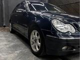 Mercedes-Benz C 200 2002 года за 3 800 000 тг. в Алматы