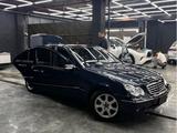 Mercedes-Benz C 200 2002 года за 3 800 000 тг. в Алматы – фото 4