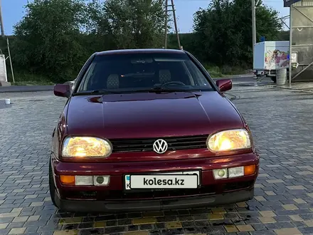 Volkswagen Golf 1995 года за 2 300 000 тг. в Тараз – фото 2