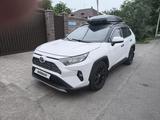 Toyota RAV4 2020 года за 9 900 000 тг. в Алматы