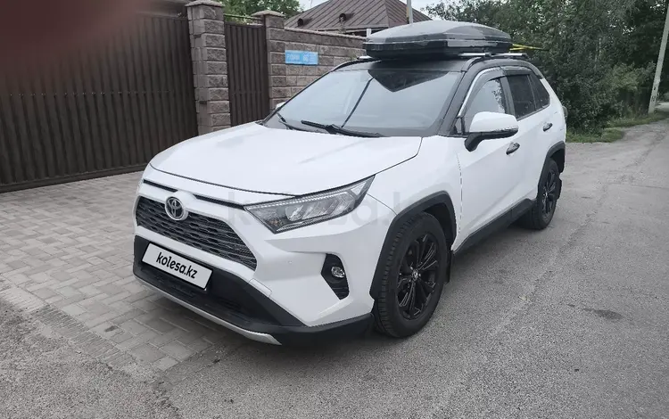 Toyota RAV4 2020 года за 9 900 000 тг. в Алматы