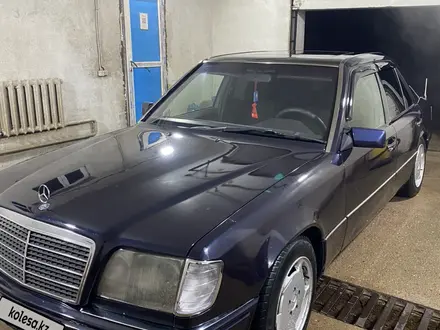 Mercedes-Benz E 220 1995 года за 2 500 000 тг. в Караганда – фото 7