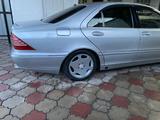 Mercedes-Benz S 430 1999 года за 3 200 000 тг. в Мерке – фото 3