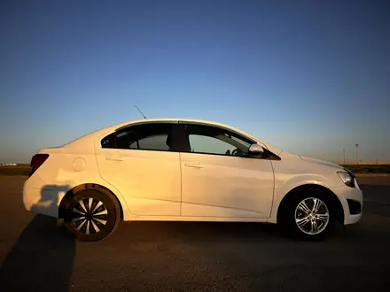 Chevrolet Aveo 2014 года за 3 200 000 тг. в Актобе – фото 3