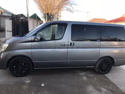 Nissan Elgrand 2006 года за 5 290 000 тг. в Актау – фото 4