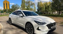 Hyundai Sonata 2020 года за 9 500 000 тг. в Астана – фото 2