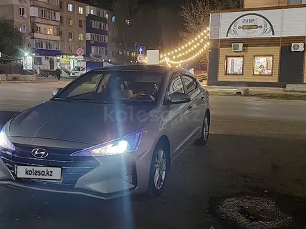 Hyundai Elantra 2020 года за 8 900 000 тг. в Уральск – фото 3