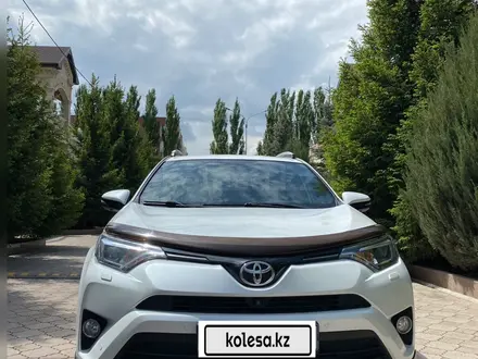 Toyota RAV4 2018 года за 15 700 000 тг. в Темиртау – фото 3