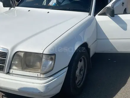 Mercedes-Benz E 250 1993 года за 1 900 000 тг. в Балхаш – фото 2