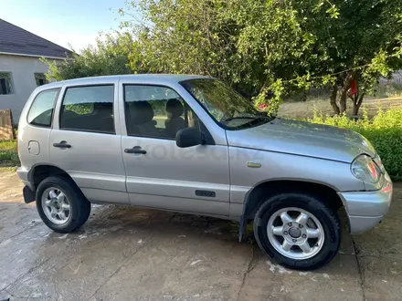 Chevrolet Niva 2005 года за 1 500 000 тг. в Туркестан – фото 4