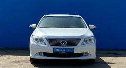 Toyota Camry 2014 года за 10 930 000 тг. в Алматы – фото 2