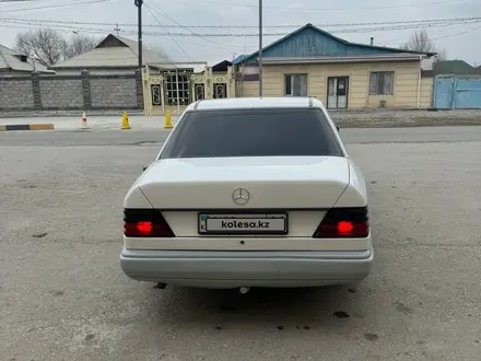 Mercedes-Benz E 200 1992 года за 1 400 000 тг. в Кызылорда – фото 2