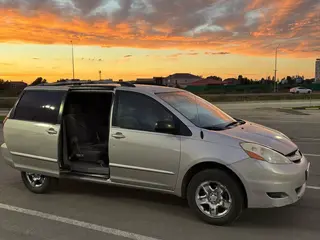 Toyota Sienna, 2006