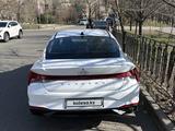 Hyundai Elantra 2023 годаүшін10 800 000 тг. в Алматы – фото 3