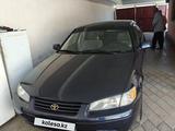 Toyota Camry 1998 годаfor3 200 000 тг. в Бауыржана Момышулы