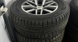 Шины с дисками Yokohama Ice Guard 075 265/65R17 за 480 000 тг. в Атырау