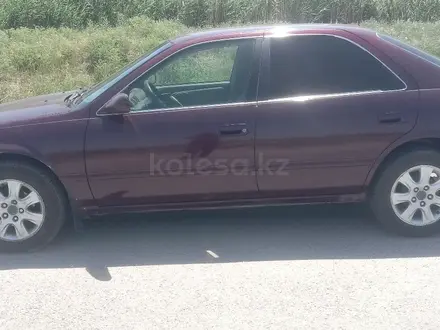 Toyota Camry 1997 года за 1 900 000 тг. в Тараз – фото 2