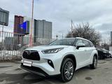 Toyota Highlander 2024 годаfor22 700 000 тг. в Алматы
