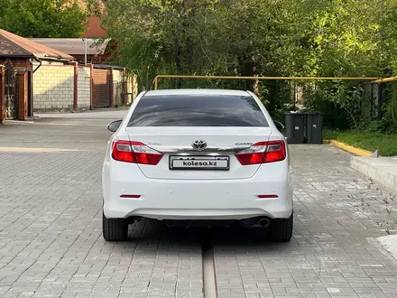 Toyota Camry 2013 года за 8 500 000 тг. в Актобе – фото 6