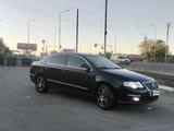 Volkswagen Passat 2006 годаүшін3 100 000 тг. в Караганда – фото 2