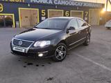 Volkswagen Passat 2006 годаүшін3 100 000 тг. в Караганда