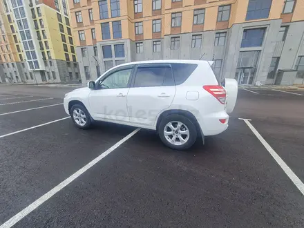 Toyota RAV4 2010 года за 9 500 000 тг. в Караганда – фото 2