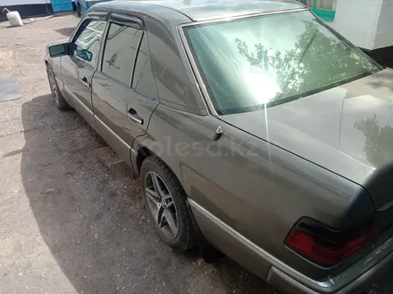 Mercedes-Benz E 230 1990 года за 2 300 000 тг. в Тайынша – фото 3