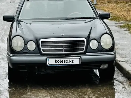 Mercedes-Benz E 200 1999 года за 2 500 000 тг. в Атырау – фото 5