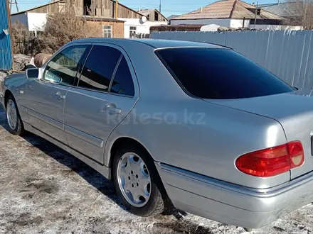 Mercedes-Benz E 280 1996 года за 3 300 000 тг. в Теренозек – фото 4