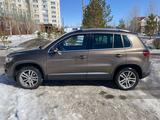 Volkswagen Tiguan 2015 года за 7 200 000 тг. в Астана – фото 2