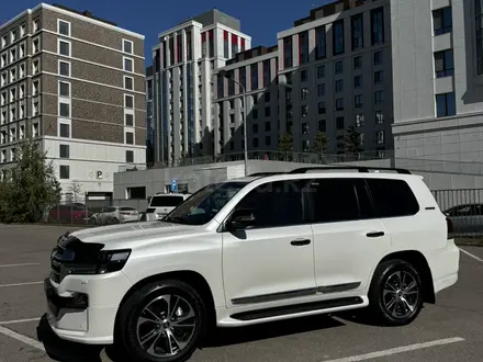 Toyota Land Cruiser 2019 года за 41 500 000 тг. в Астана