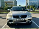 Volkswagen Touareg 2005 годаfor6 000 000 тг. в Алматы – фото 2