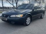 Toyota Camry 1998 года за 3 450 000 тг. в Семей