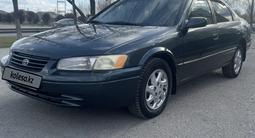 Toyota Camry 1998 года за 2 700 000 тг. в Семей