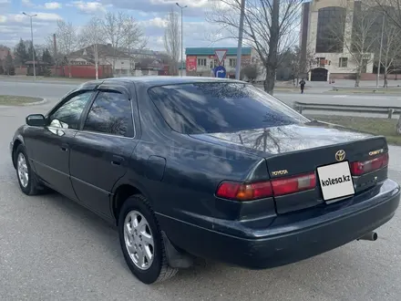 Toyota Camry 1998 года за 3 000 000 тг. в Семей – фото 4