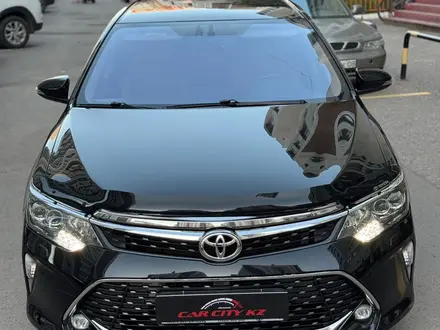 Toyota Camry 2017 года за 13 800 000 тг. в Астана – фото 2