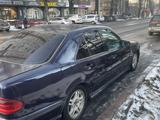 Mercedes-Benz E 230 1997 года за 1 900 000 тг. в Алматы – фото 4