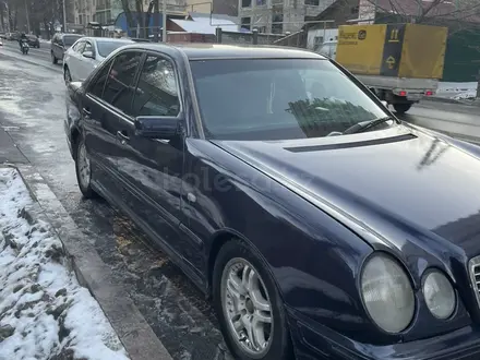 Mercedes-Benz E 230 1997 года за 1 800 000 тг. в Алматы – фото 8